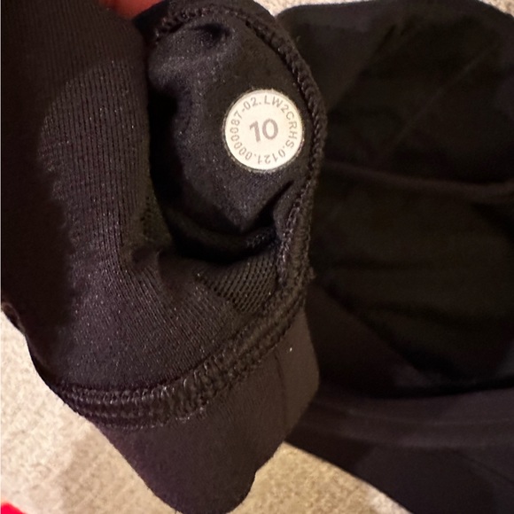 TWO Lululemon Flow-Y Sports Bras BUNDLE: Black & White (NWOT) - Picture 12 of 12